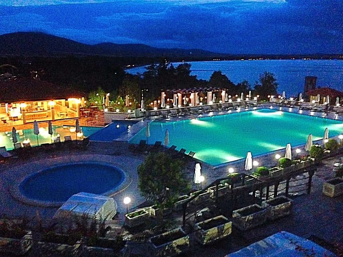 Garden Apartments In Santa Marina Village Szozopol