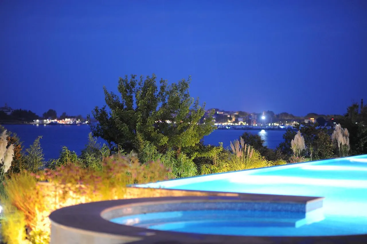 Garden Apartments In Santa Marina Village Szozopol