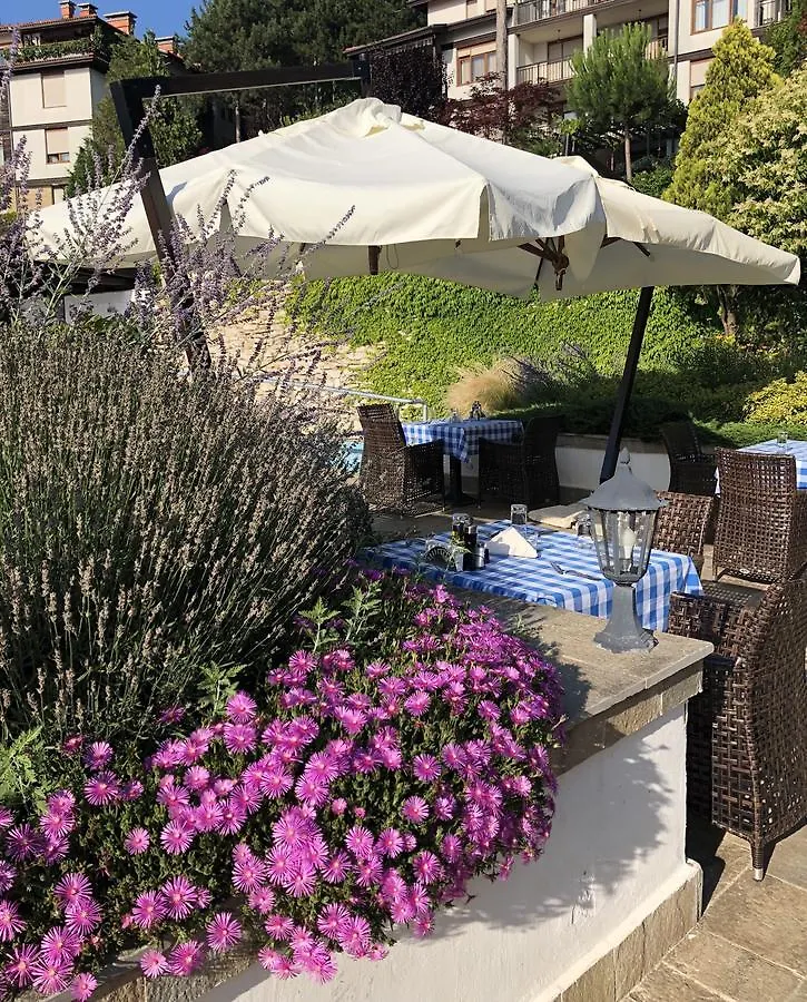 Garden Apartments In Santa Marina Village Szozopol